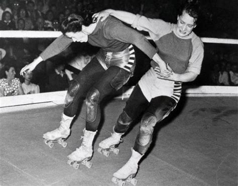 VINTAGE ROLLER DERBY BAD GIRLS .
